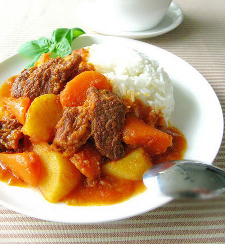 土豆炖牛肉的做法