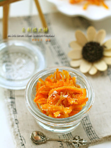 平时作为理气化痰,消积食的一道小零食给宝贝吃,橘皮做成的蜜饯,不仅