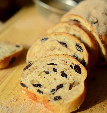 肉桂核桃葡萄干面包的做法_肉桂核桃葡萄干面包的家常做法_正宗肉桂核桃葡萄干面包怎么做好吃-美妈三餐