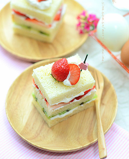 水果三明治的做法_水果三明治的家常做法_正宗水果三明治怎么做好吃-美妈三餐