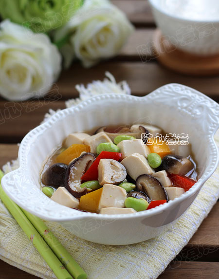 冬季菜谱11豆腐烩双菇