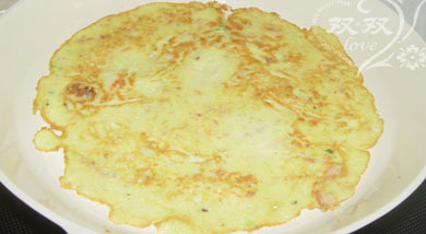 金枪鱼苦瓜鸡蛋饼的做法_金枪鱼苦瓜鸡蛋饼的